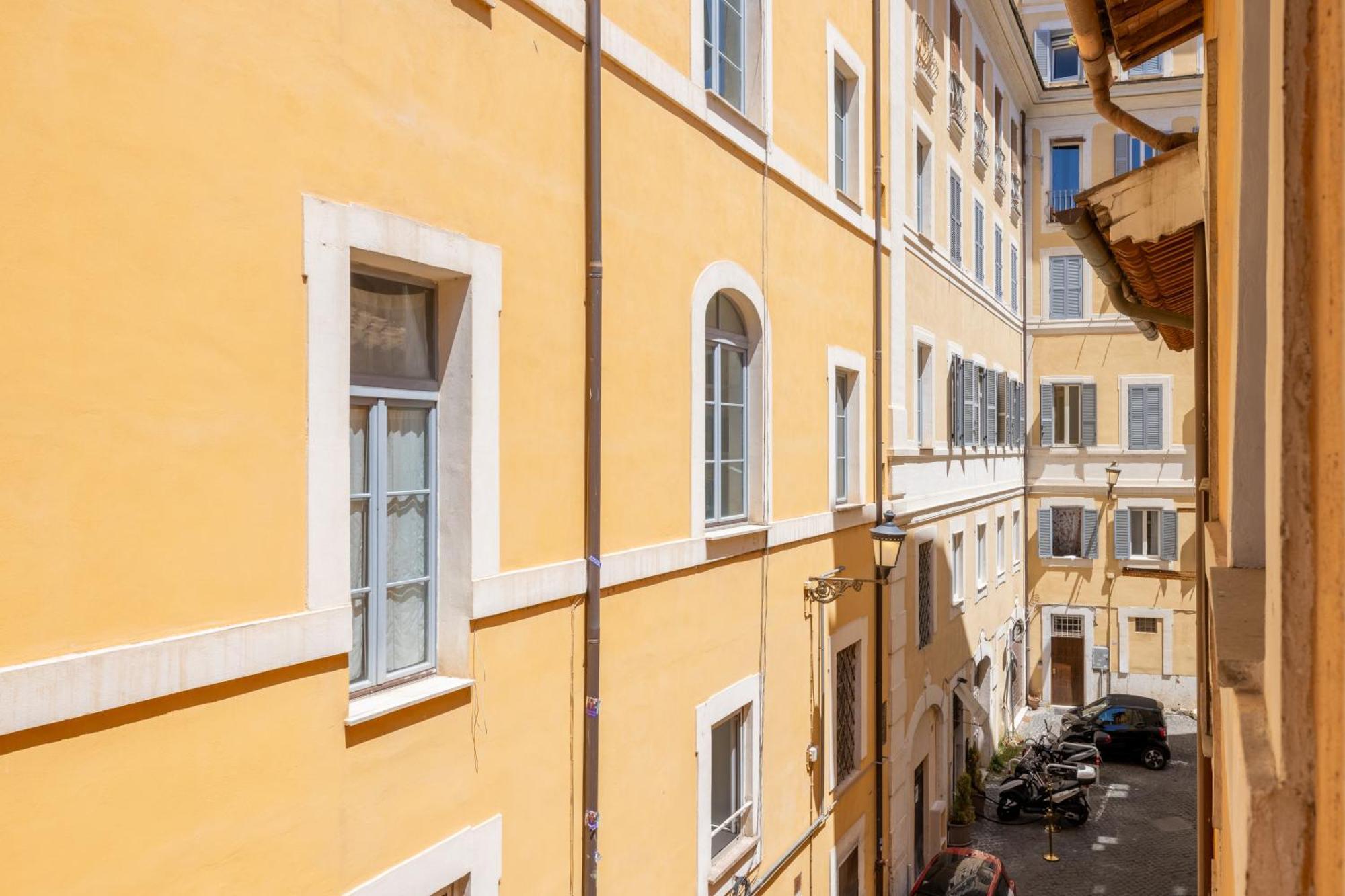 Suite Trevi - Charming Loft Near Trevi Fountain روما المظهر الخارجي الصورة