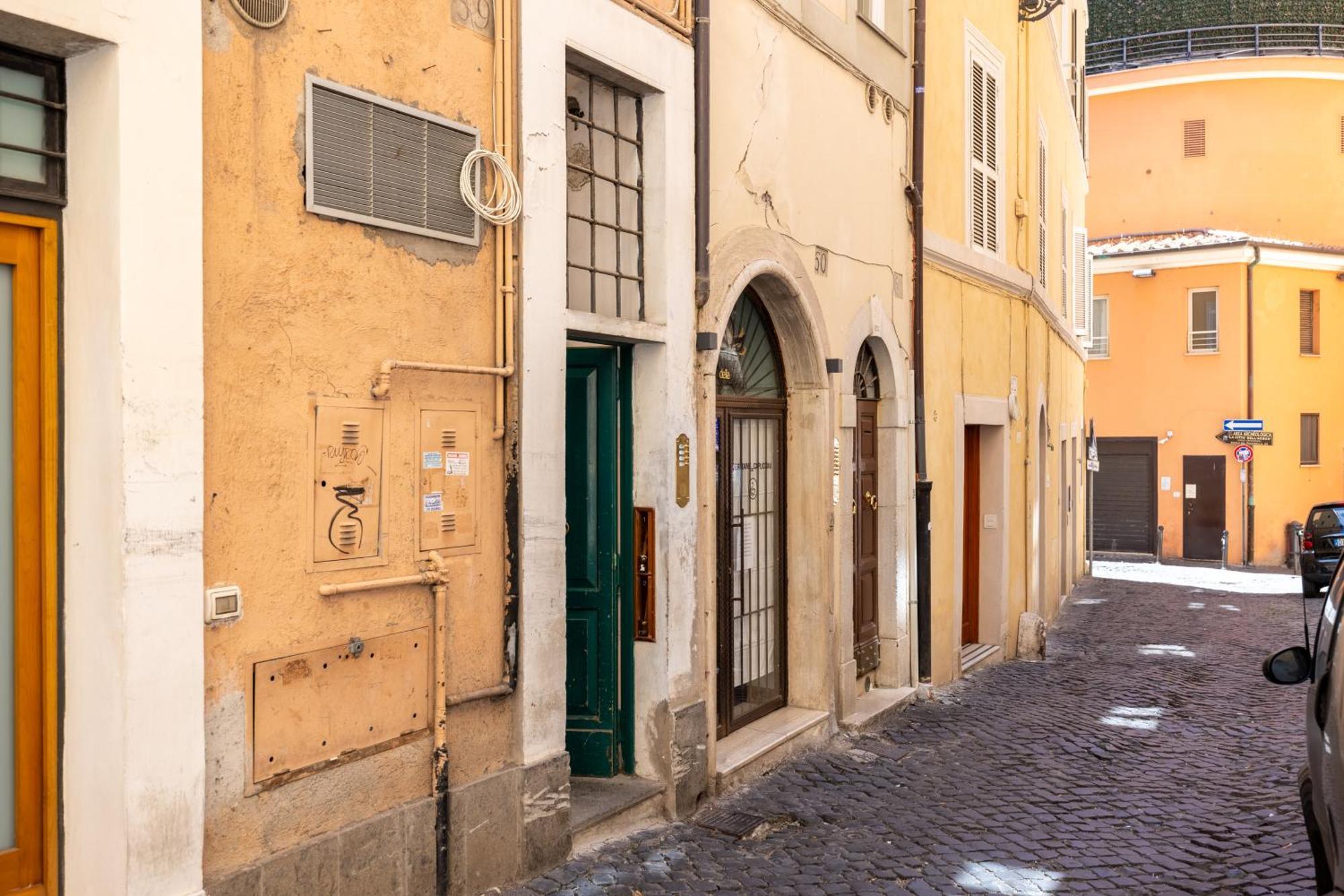 Suite Trevi - Charming Loft Near Trevi Fountain روما المظهر الخارجي الصورة